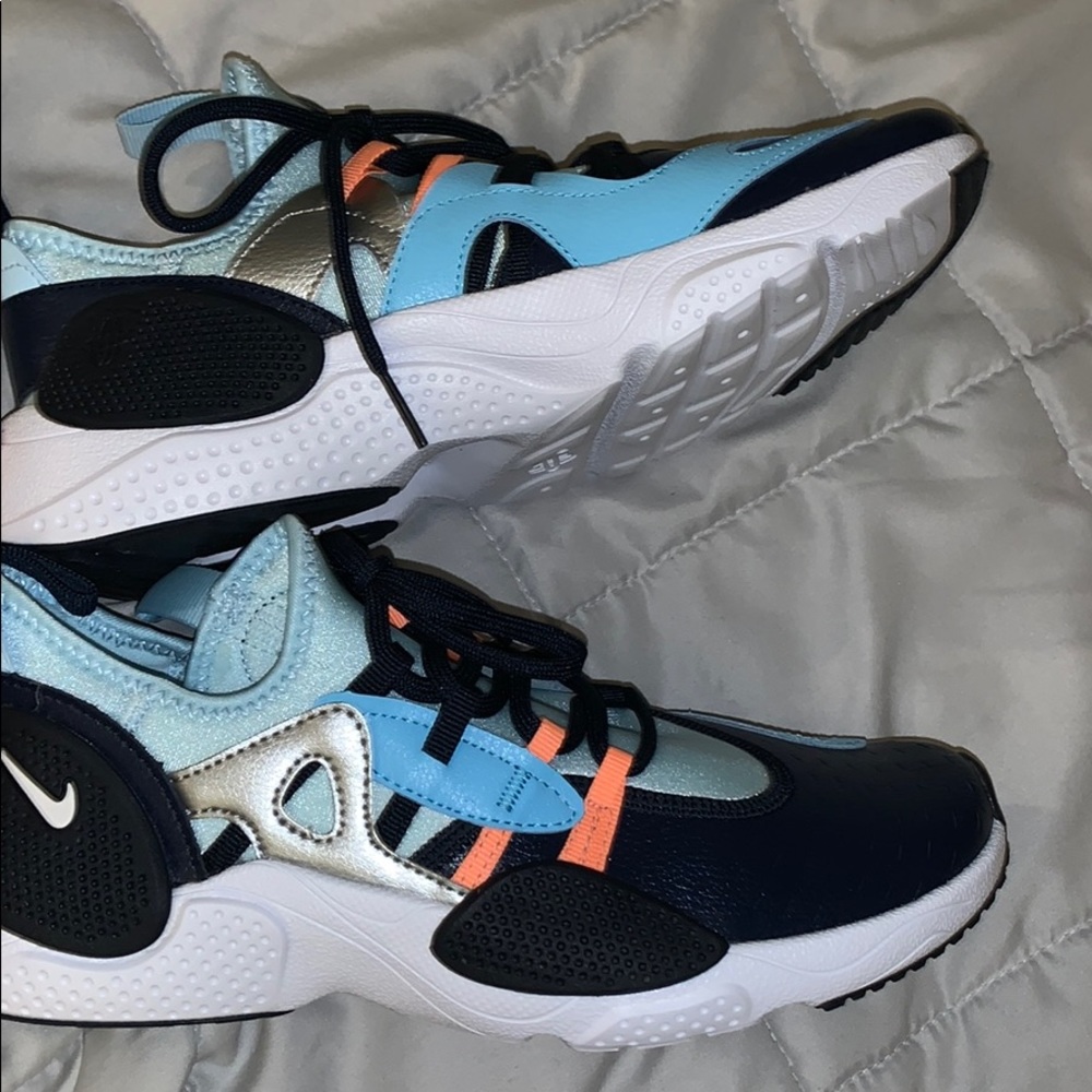Nike sneakers new